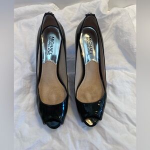 Women’s Michael Kors Black Leather‎ Pointed-Toe Heels – Size 6,5